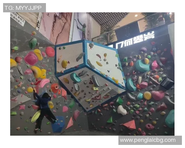 重庆攀岩队的默契配合与挑战极限的精彩瞬间探秘