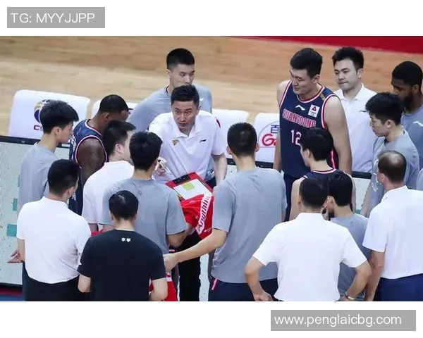 南京篮球队精英赛精彩配合分析展现团队默契与战术执行力