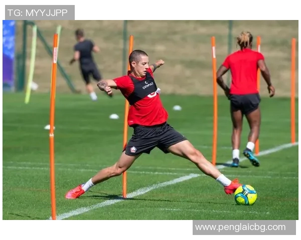 重庆足球队的节奏与风格探索:聚焦球队发展与未来展望 重庆足球队的节奏与风格探索:聚焦球队发展与未来展望