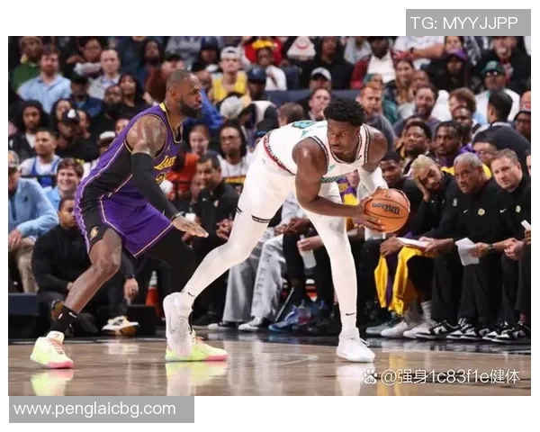 火箭队与湖人队激烈对抗瞬间精彩照片回顾 火箭队与湖人队激烈对抗瞬间精彩照片回顾