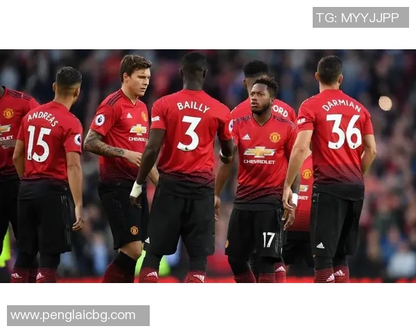 狼队与曼联历史交锋回顾及战绩分析揭示两队对决的精彩瞬间