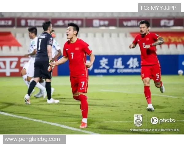 瓦斯尔与扎瓦拉的精彩对决揭示了足球战术的博弈与团队协作的重要性